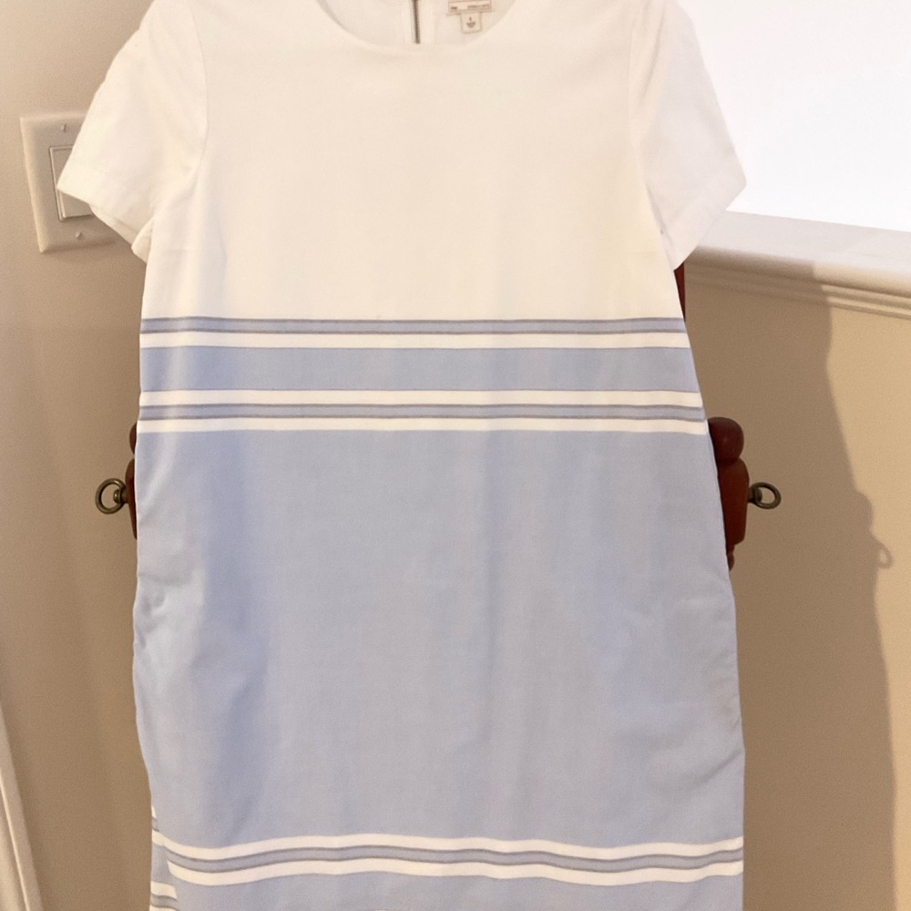 Gap Dress size S with pockets